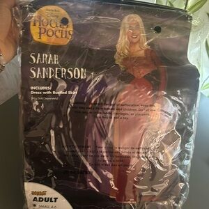 Sarah Sanderson costume from hocus pocus